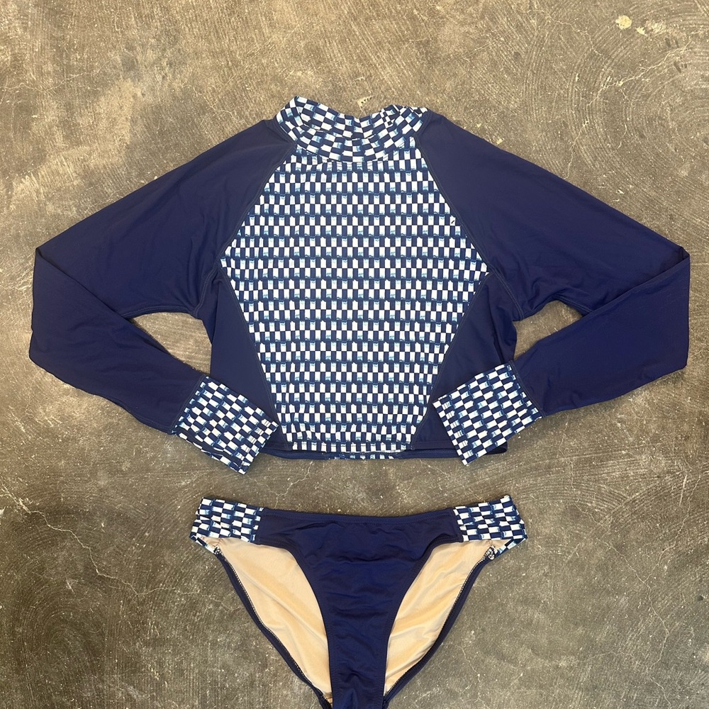 Tart Blue and White Rashguard Set